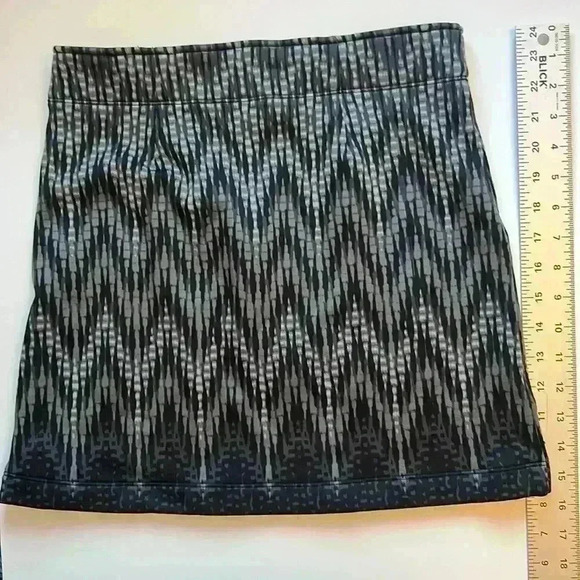 EUC Athleta Lined Tech Skirt, XS - Picture 3 of 3
